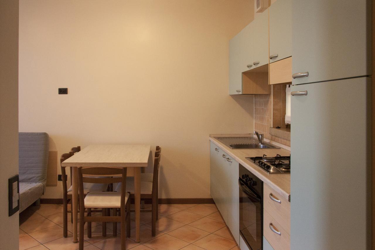 Lauri & Faggi Aparthotel Desenzano del Garda Exteriör bild